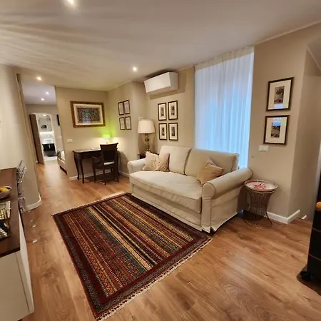 Charming In - Luxury